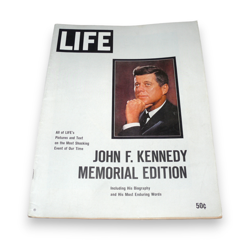 President John F Kennedy Post & Life Magazine's 1963 Memorial Edition Magazines - Foto 7 di 11