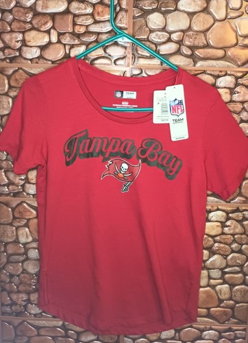 NFL Tampa Bay Buccaneers Womens T-Shirt Size Medium RED - NEW With Tags - Picture 3 of 9