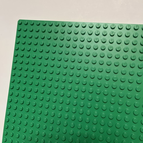 LEGO Genuine 32 X 32 Stud 10" X 10" Green Grass Flat Base Plate - Picture 13 of 18
