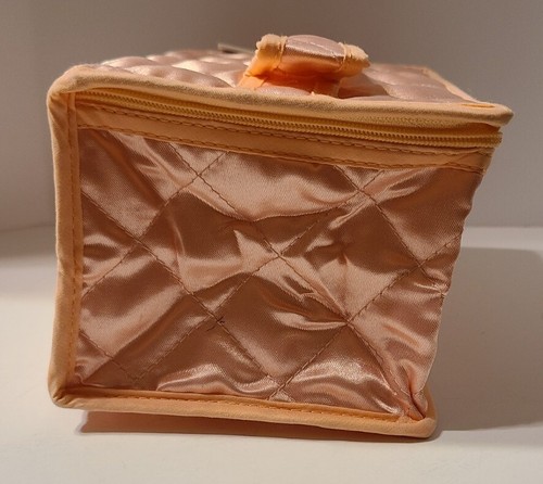 NaRaYa Square Silk Quilted Zippered Makeup Travel Case - Picture 4 of 17