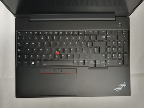 Lenovo ThinkPad E16 Gen 1 Intel Core i7-1355U 16GB Intel Iris Xe Graphics 512GB - Foto 3 di 5