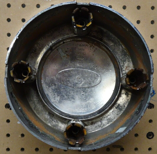 OEM Used 1999-2004 Ford F350 DRW Dually REAR Center Cap f81a1a096jc 3334 - Picture 10 of 12