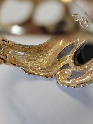 AMRITA SINGH GOLD TONE BLACK ENAMEL CRYSTAL LEOPARD HINGED BRACELET STUNNING - Picture 4 of 9
