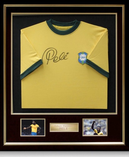 Pele Signed and Framed Shirt Display Certificate - Picture 1 of 1