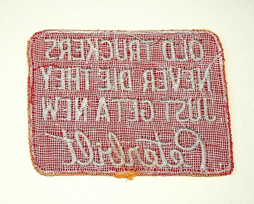 1970's Peterbilt Old Truckers Never Die Campy Jacket Patch New NOS 1970s Yel/Red - Picture 3 of 3