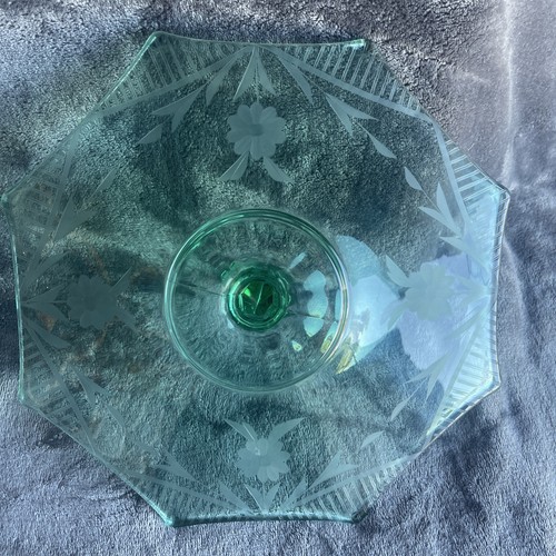 Vintage Green Depression Glass Handled Etched Floral Striped Design Tidbit Tray - Picture 3 of 3