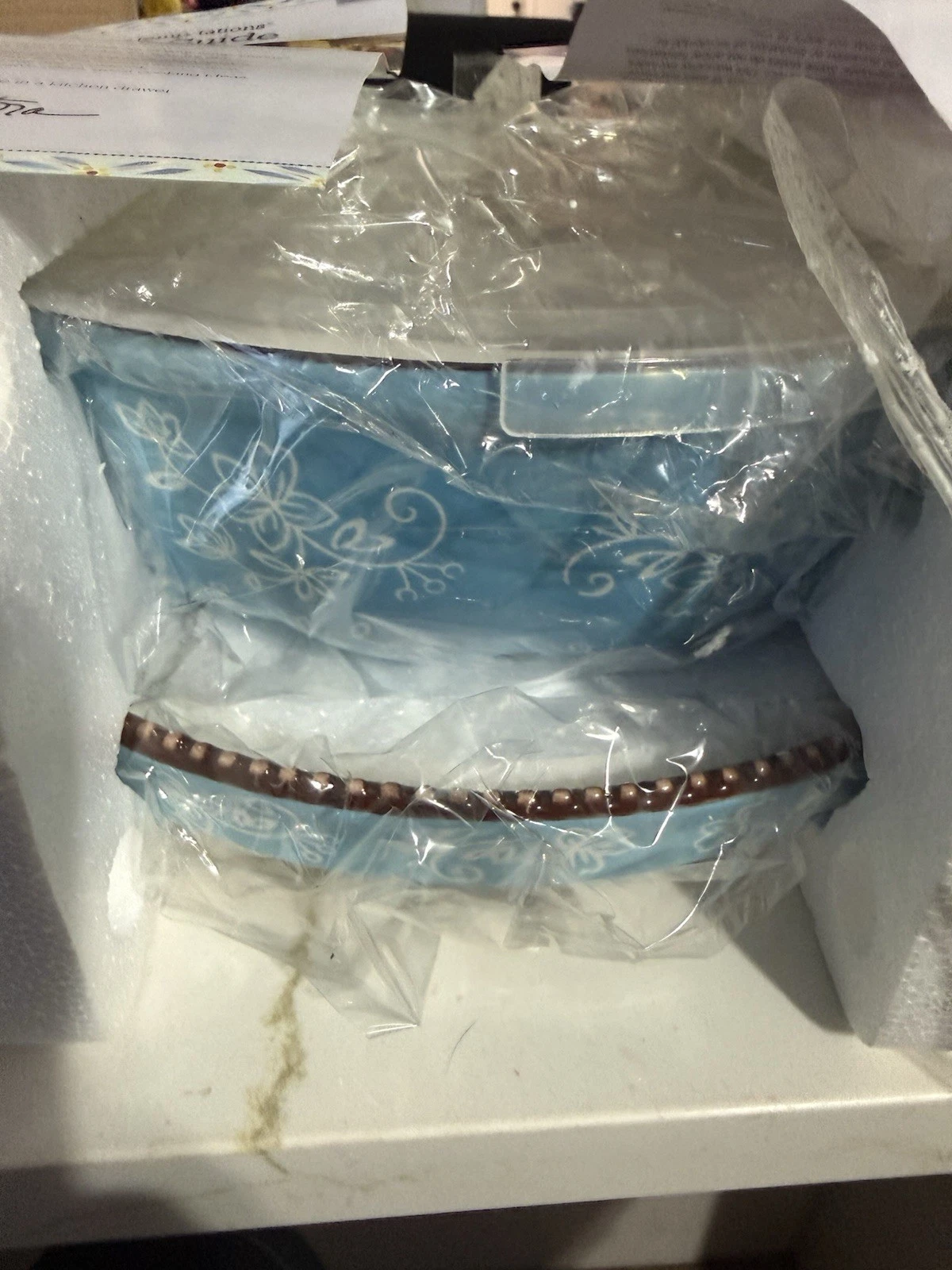 Temp-tations Floral Lace Fluted Tube Pan With Serving Tray