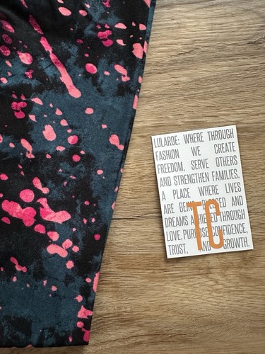 New Release LuLaRoe TC Tall & Curvy Leggings Beautiful Paint Splatter Print - Picture 2 of 3