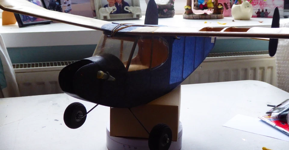 Free Flight balsa model plane TWIN LIZZIE Blue & Cream Tissue 30 Inch Span GOOD - Image 3 of 4