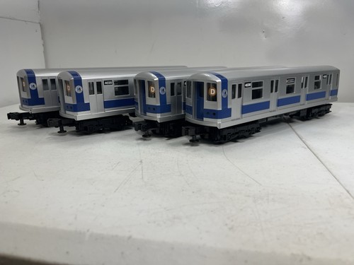 MTH RailKing O Scale MTA Subway R17 Cars - 4 Car Set No Outer Box Sleeve Powered