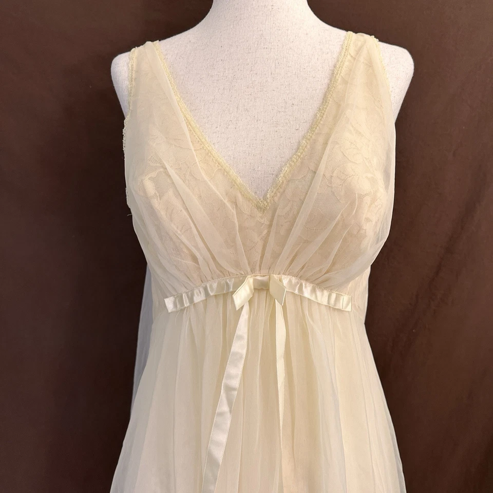 VESTIDO de nailon vintage Vanity Fair de encaje largo sin cordones camisón lencería vestido S marfil Foto 2 de 4