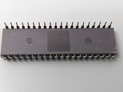 Intel P8042AH Keyboard Controller, AST 386 486 237002-002 A R1.02 - Picture 3 of 3