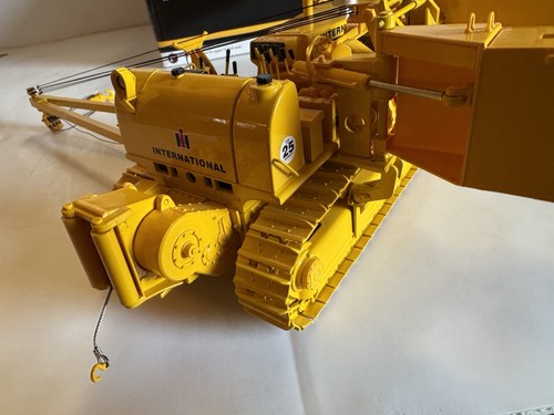 First Gear Maßstab 1:25 International TD-25 Raupentraktor mit Seitenausleger mit Box - Bild 14 von 23