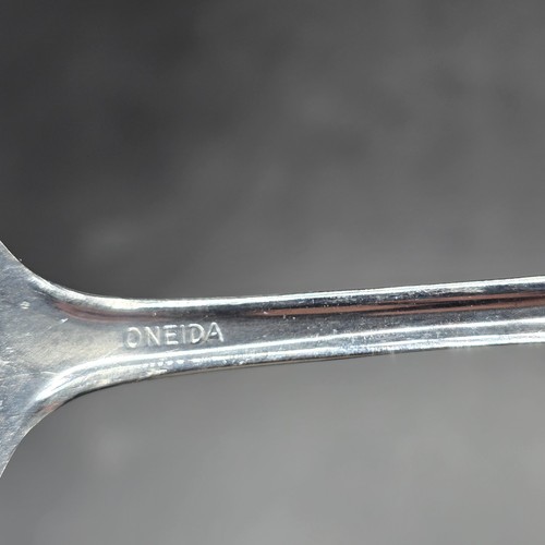 Oneida Bancroft Stainless Flatware Serving Fork USA - Picture 4 of 4