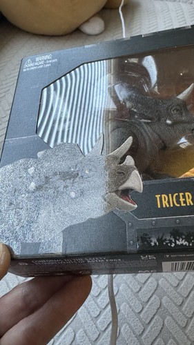Mattel Jurassic World Hammond Collection Triceratops Figure NEW - Picture 2 of 7