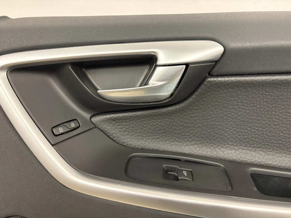 Panel de puerta delantera derecha Volvo XC60 10-13 39818766 negro apagado G100 con interruptor de ventana Foto 4 de 4