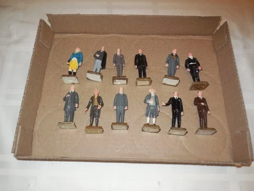 Lot of 12 Marx American Presidents figures. 3 inches tall