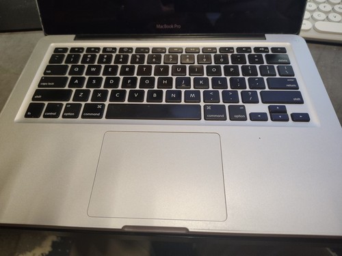 APPLE MACBOOK PRO A1278 13.3in SCREEN UNTESTED PARTS ONLY No HDD - Bild 2 von 7
