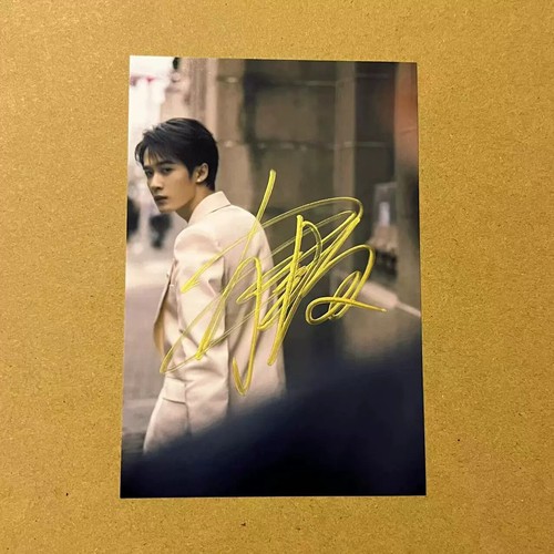 Tan Jian Ci Autogramm Fotos Geschenke Freund senden 6 Zoll 檀健次签名照亲笔签名照照片周边 - Bild 2 von 13