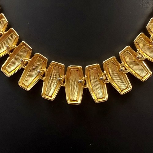 Vintage Goldtone & Enamel Chunky Necklace & Bracelet - Picture 5 of 12