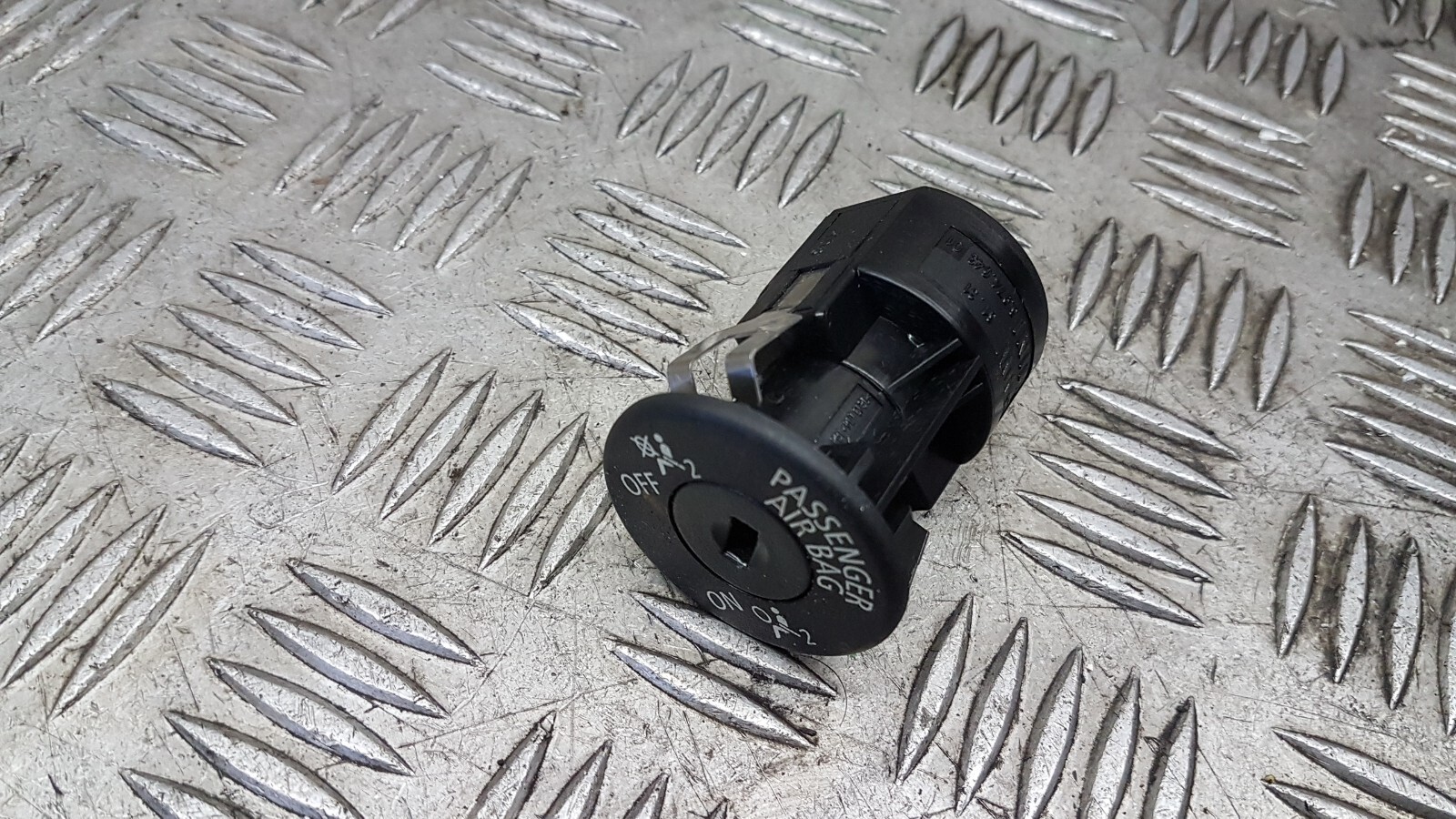 BMW X3 E83 LCI M SPORT PASSENGER SAFETY SWITCH 6974643 2007-2010  