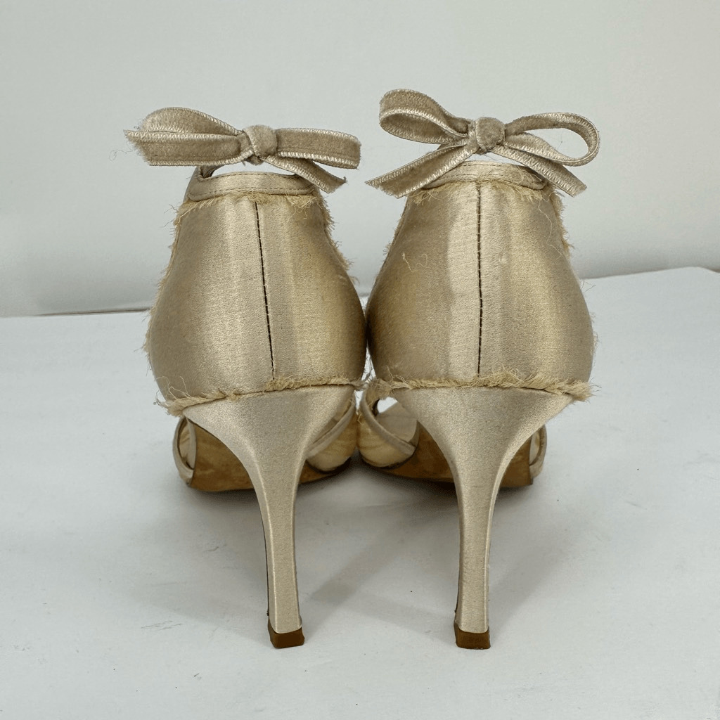 Manolo Blahnik Champaign Silk Satin Pleated Heels… - image 7