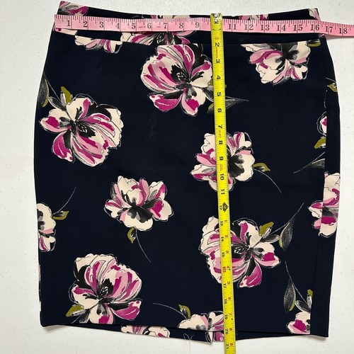 Ann Taylor Petite Navy Blue Floral Print Pencil Skirt Back Zip Stretch Lined 10P - Picture 5 of 5