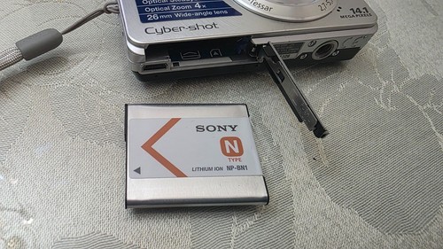 Sony Cyber-Shot DSC-W360 14.1MP Digital Camera - Picture 5 of 6