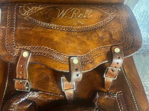 ART TAXIDERMY ANTIQUE ON LEATHER TOOLING SADDLEBAGS, BABY ALLIGATORS,VERY RARE - Picture 5 of 13