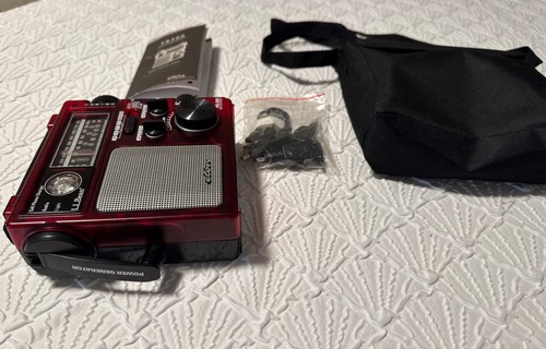 ETON LL BEAN FR-300 Handkurbel Mehrzweck AM/FM/TV-VHF Notfall Radio mit Tasche - Bild 4 von 15