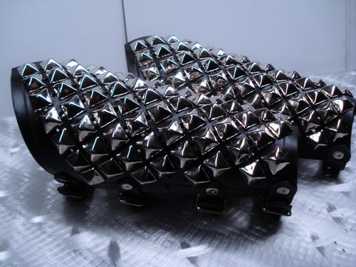 UNISEX STUDDED LEATHER GAUNTLETS.THRASH METAL... (MDLUG0146).....VOIVOD'S - Picture 4 of 9