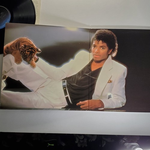Michael Jackson - Thriller Vinyl 1982 QE 38112 Gatefold Excellent Condition - Imagen 8 de 9