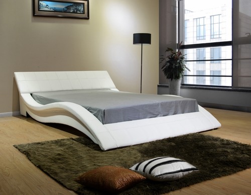 Greatime Modern Contemporary Wave-Like Shape Leatherette Platform Bed with Slats - Picture 7 of 13