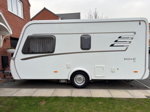 German Hymer Nova Eriba L425 3-4 Berth Caravan Nearly New Condition ! - Picture 7 of 24