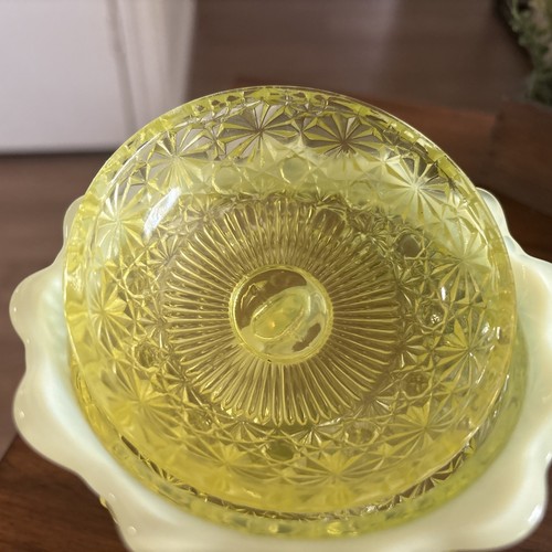 Vintage Fenton Canary Yellow Vaseline Glass Candy Dish Lidded - Picture 7 of 8