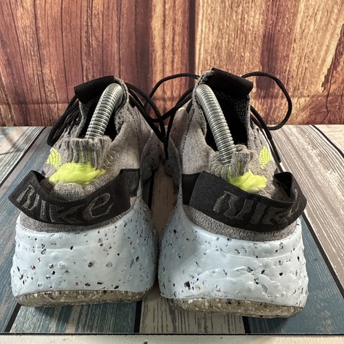 Nike Space Hippie '04 Mujer Talla 9.5 Zapatos para Correr Gris Volt - Imagen 9 de 10