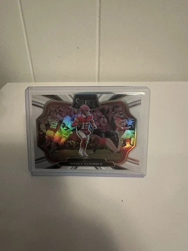 2025 Panini Select Football Patrick Mahomes Field Level White /35