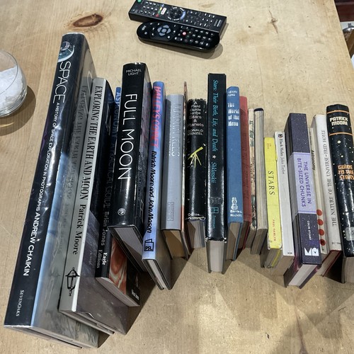 Job lot bundle Books Space ,Astronomy.,Planets, Solar System. Universe x 19 - Picture 3 of 24
