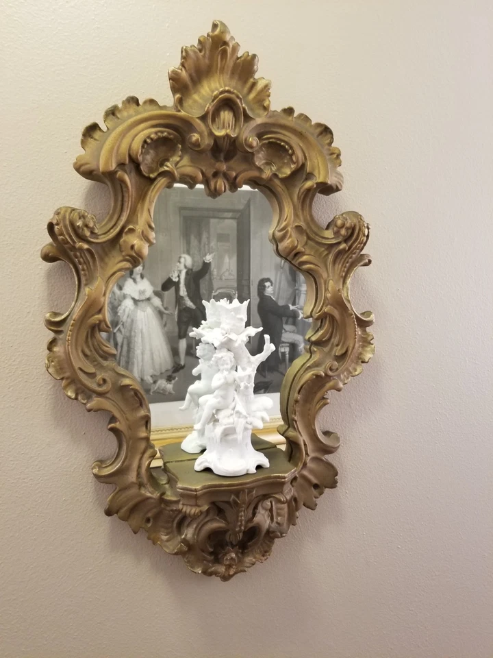 Espejo de pared antiguo ornamentado estilo rococó francés paquete dorado con repisa pequeña Foto 3 de 4