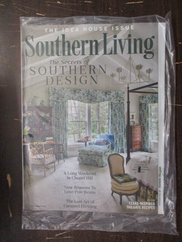 SOUTHERN LIVING MAGAZIN SEPT. 2025 IDEENHAUSAUSGABE KAPELLE HILL TEXAS HECKKLAPPE
