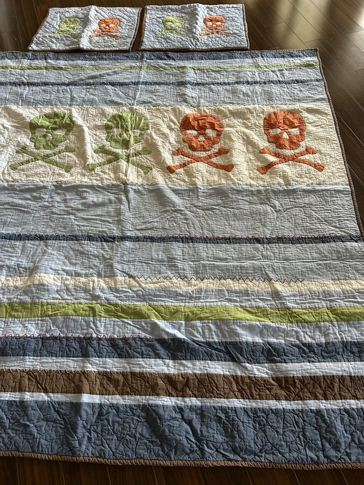 Pottery Barn Kids Skull Crossbone  Embroidered Quilt Queen Full & 2 Shams RARE - Image 2 of 4