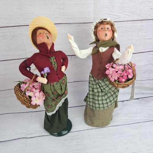 2 Byers Choice Caroler Cries of London Frau Blumenkorb 1994 & 2001 - Bild 1 von 17