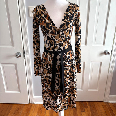 Diane von Furstenberg Sz 2 Brown Black Geometric Silk Wrap Dress Belted V-Neck