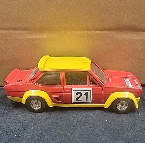 Burago Fiat 131 Abarth Rally 1/24 - Foto 3 di 10