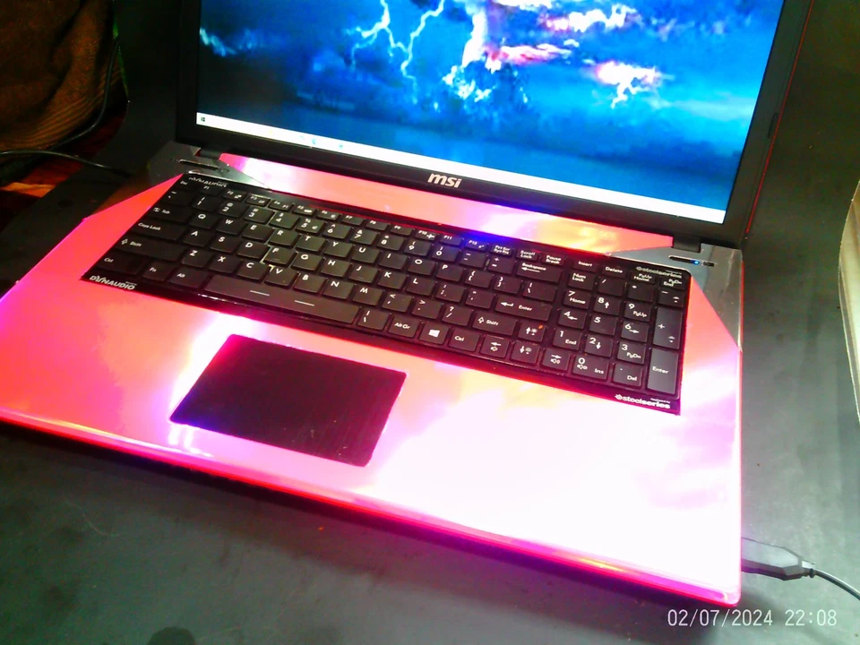 Msi GE70 2pe SKY SHAKER ,i7 2.50-3.50GHZ,250ssd,16gb,17.3 hd - Image 2 of 4