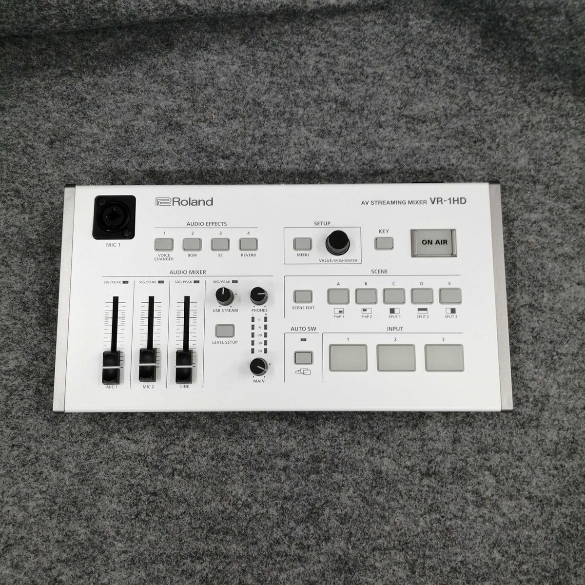 Roland VR-1HD AV Streaming Studio Mixer | eBay Roland VR-1HD AV Streaming Studio Mixer | eBay