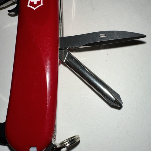 Navaja suiza Victorinox Delemont Evo 11 85 mm roja #3 - Imagen 2 de 12