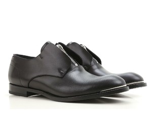 Dettagli su Alexander McQueen MEN'S ZIP Mocassini Scarpe in Pelle di Vitello Nero Taglia UK 9-EU 43- mostra il titolo originale Dettagli su Alexander McQueen MEN'S ZIP Mocassini Scarpe in Pelle di Vitello Nero Taglia UK 9-EU 43- mostra il titolo originale