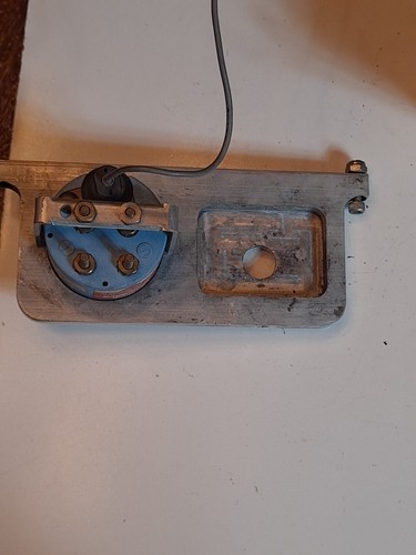 Custom Fuel Mixture Control w/ CLASSIC INSTRUMENTS FUEL INJECTED PRESSURE GAUGE - Picture 9 of 9