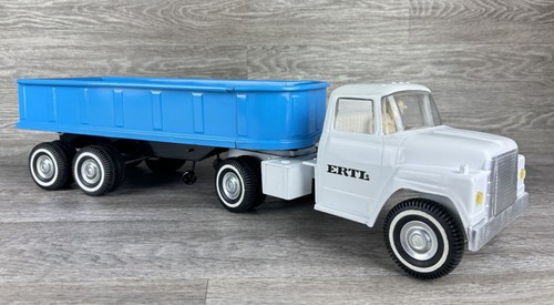 Restored ERTL White Semi Truck with Blue Dump Trailer Pressed Steel Metal Toy - Picture 12 of 24